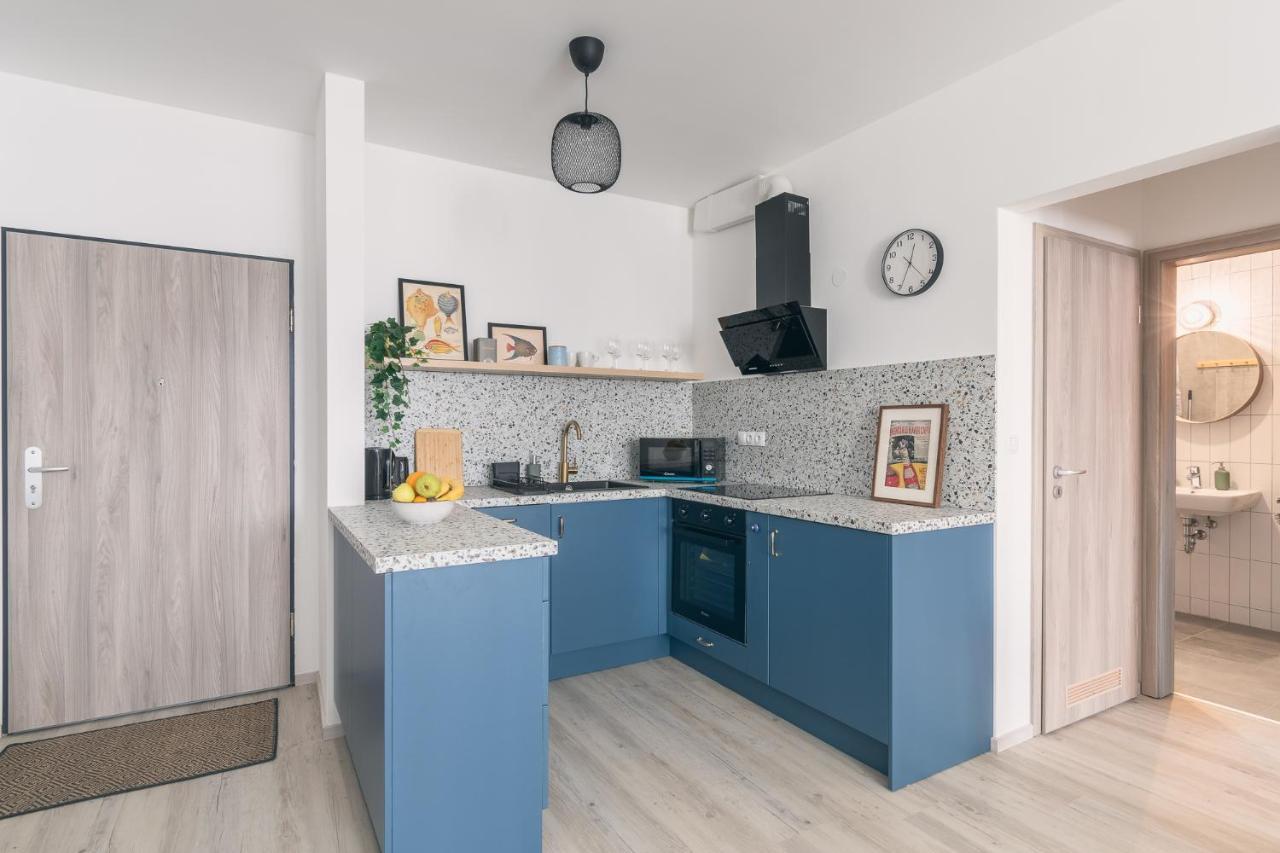 Corvin Apartment With Balcony And Ac Budapest Eksteriør billede